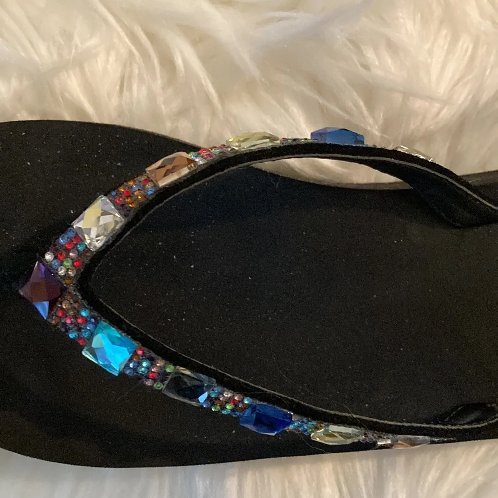 Black w/ multicolor jewels Yellow Box flip flops, like new, sz. 8 1/2. $29 - Picture 9 of 12